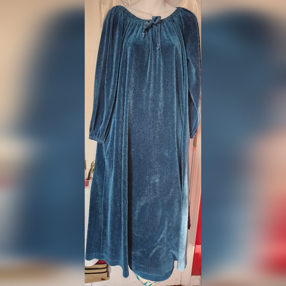 Vintage Shadowline Green Housecoat
